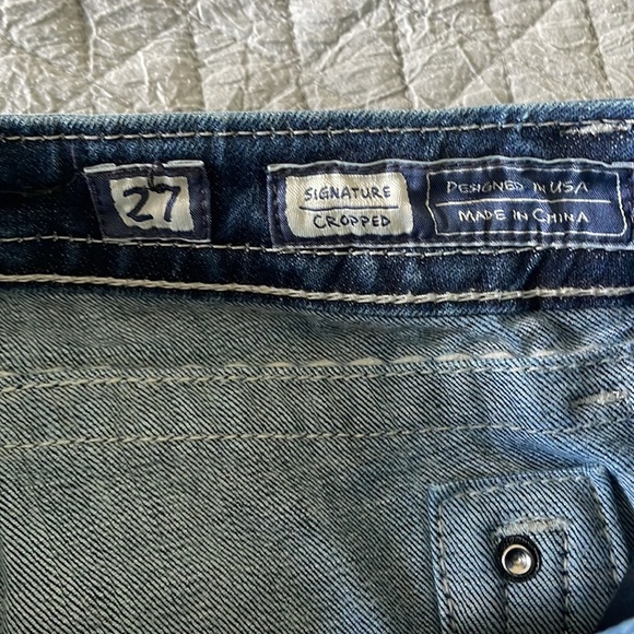 Miss Me signature cropped jeans size 27 - Picture 4 of 8